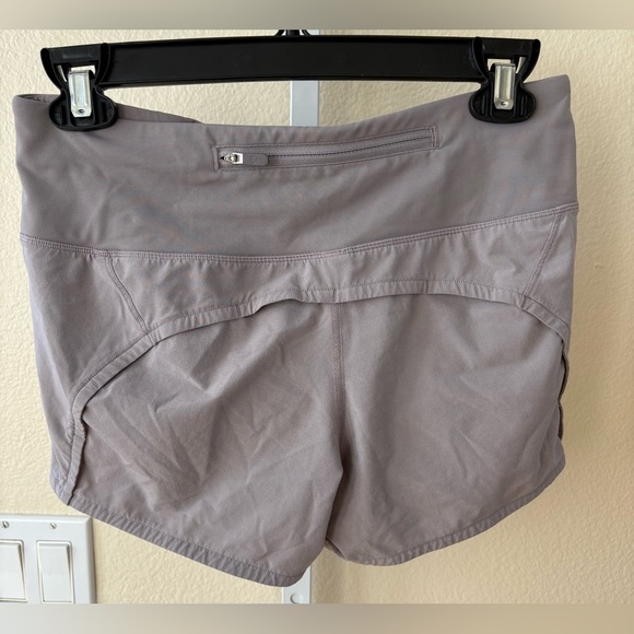 Lululemon Run Times Short II in Dark Chrome - Size 4 - Picture 7 of 9